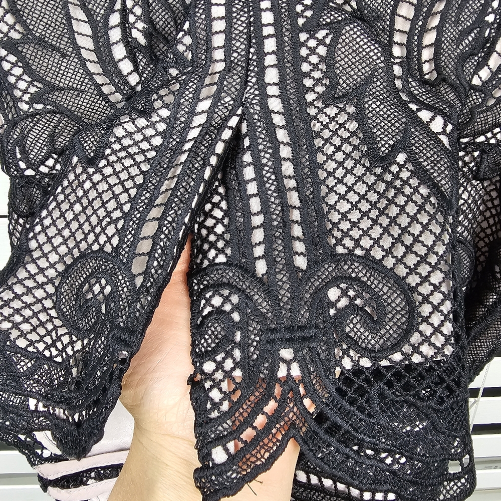 REISS Zola Lace Dress  Black Scalloped Hem V-Back Party Cocktail US 4 - Picture 12 of 16